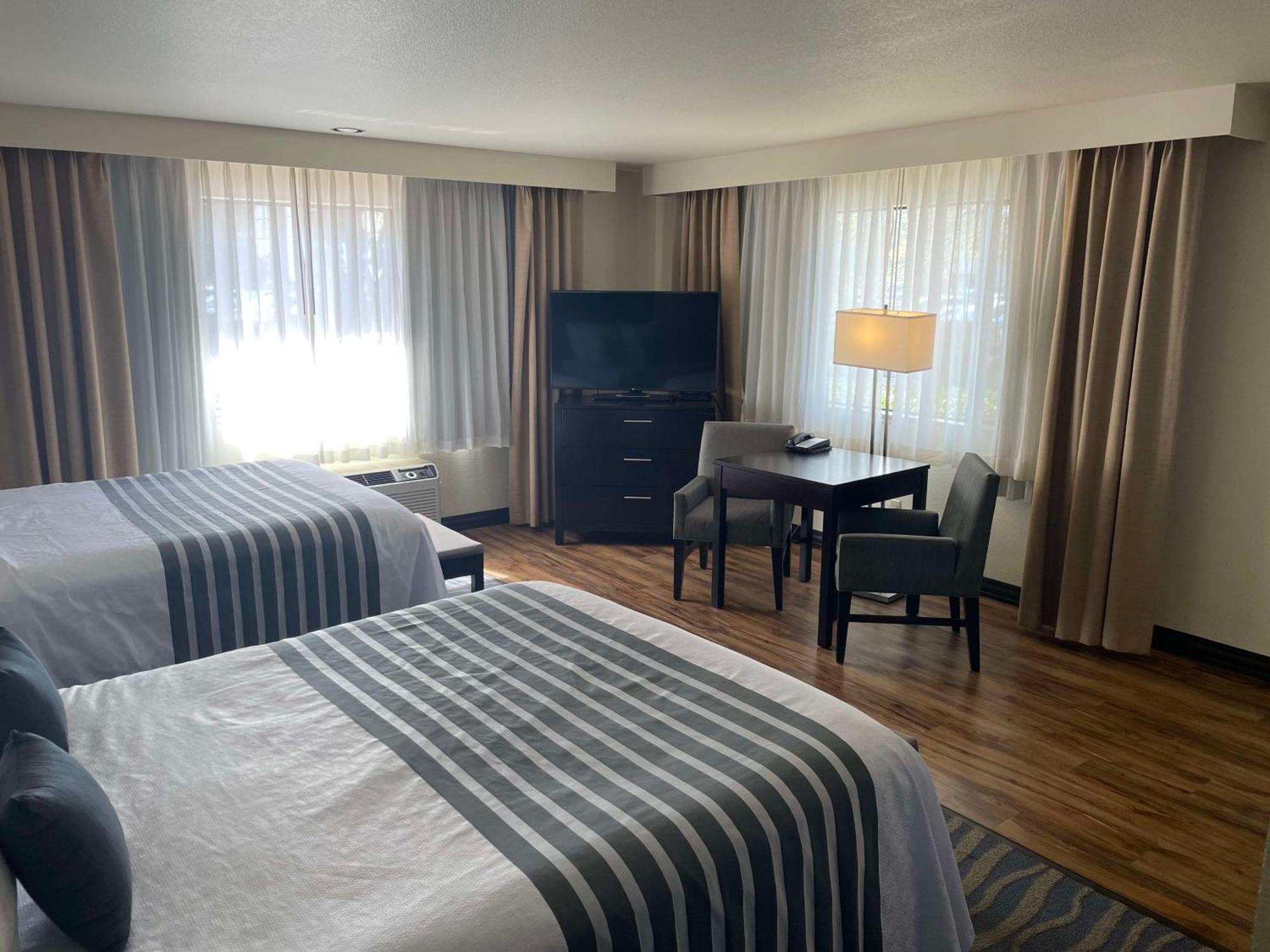 Western Harbor 3*